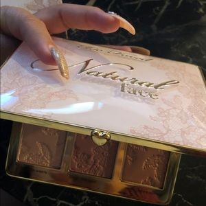 Too faced pallet